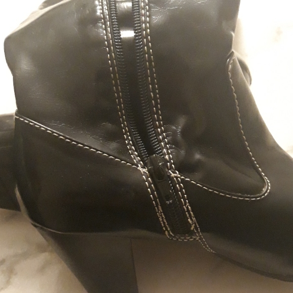 Just below knee high boots - Picture 4 of 5